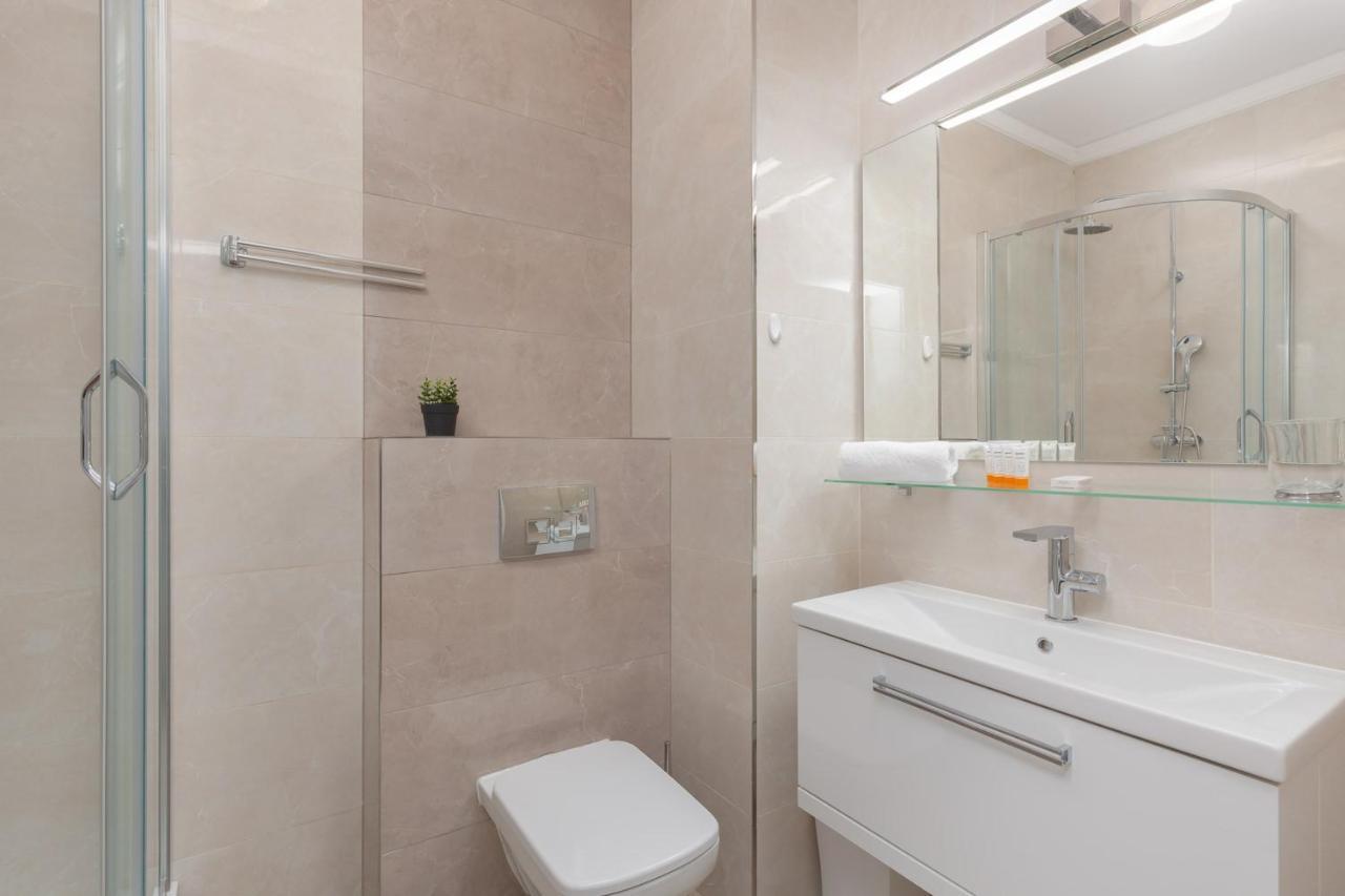 Dzielna Apartment Warsaw Wola By Noclegi Renters Екстериор снимка