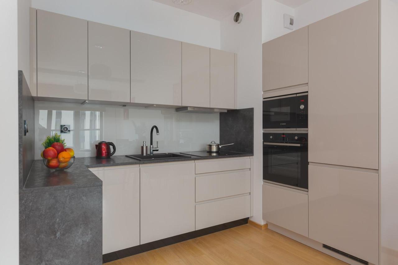 Dzielna Apartment Warsaw Wola By Noclegi Renters Екстериор снимка