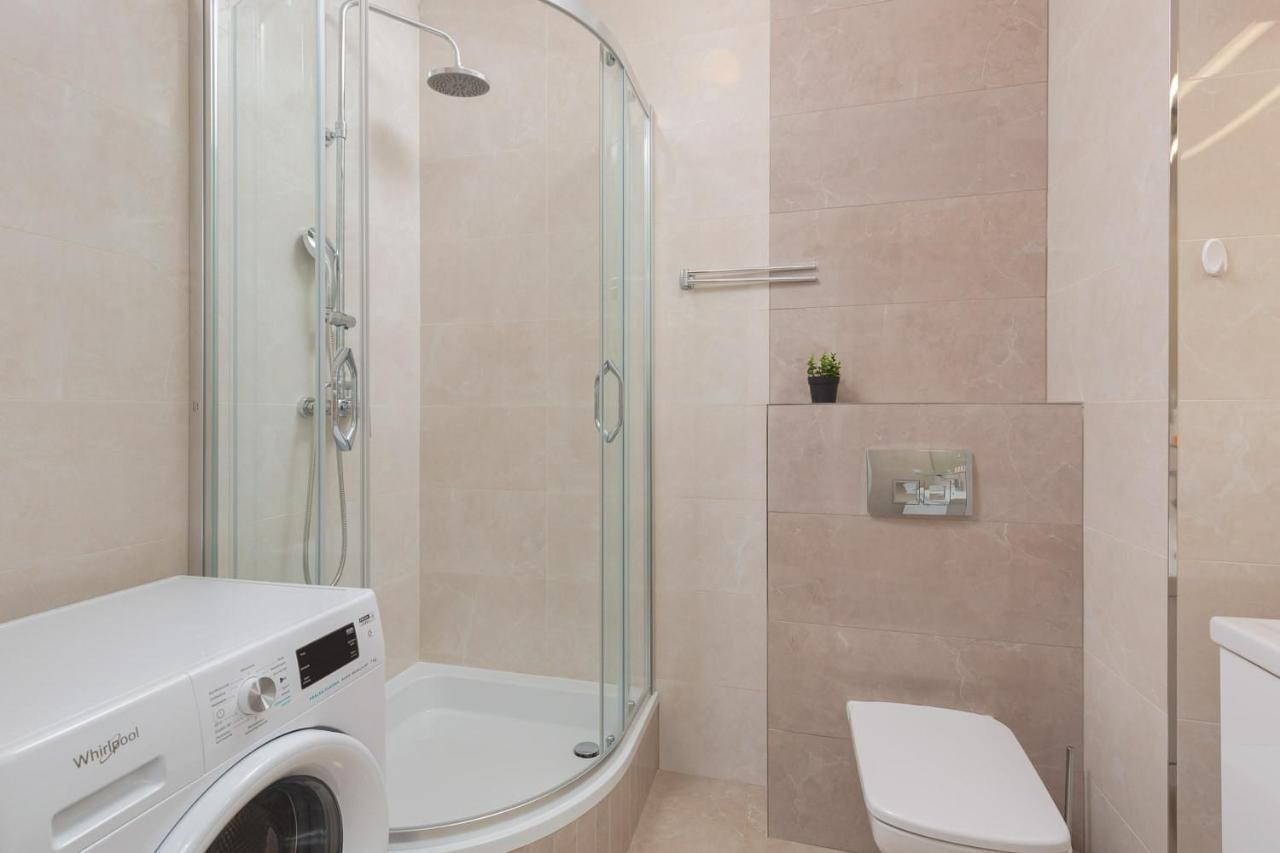 Dzielna Apartment Warsaw Wola By Noclegi Renters Екстериор снимка